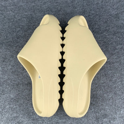 Yeezy Slides 'Bone'