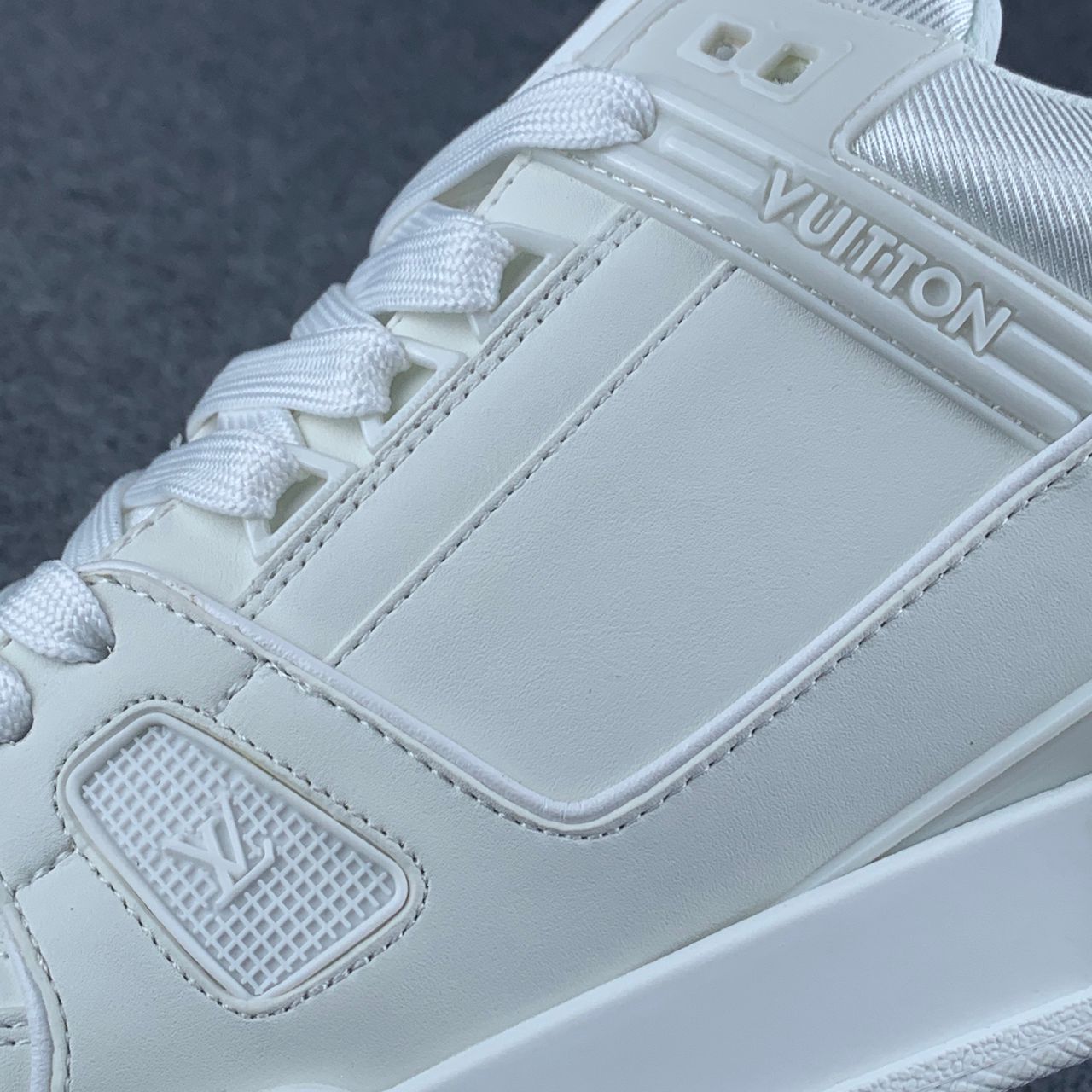 LV Trainer Low 'White' (2)