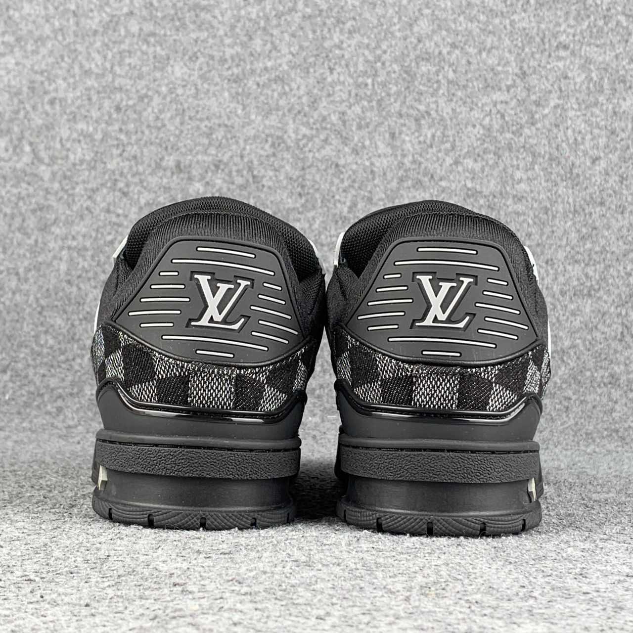 LV Trainer Damier 'Black'