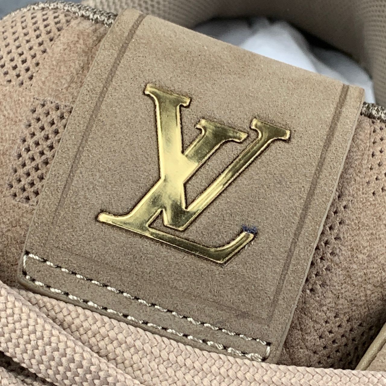 LV Trainer 'Taupe'
