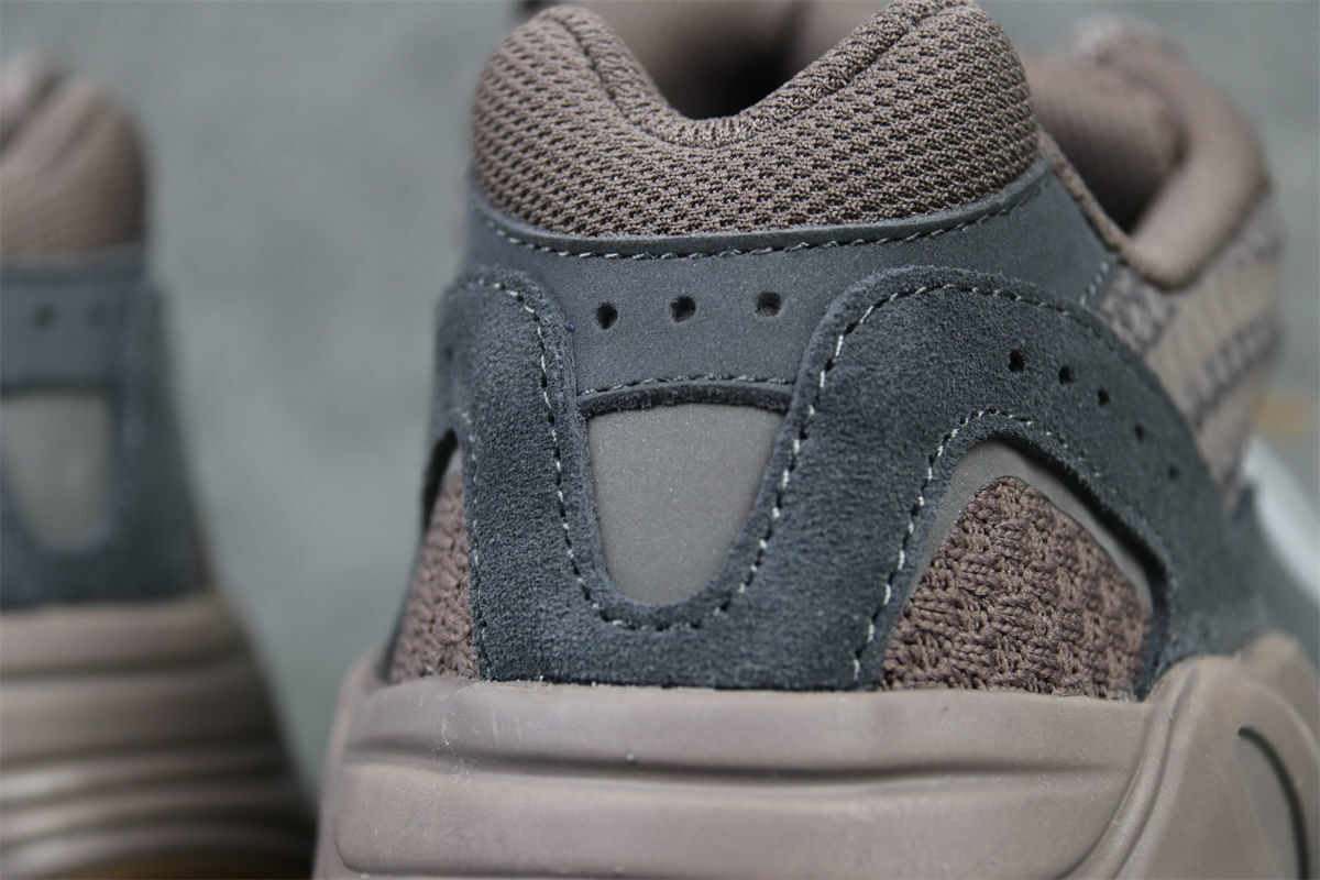 Yeezy Boost 700 V2 'Mauve'