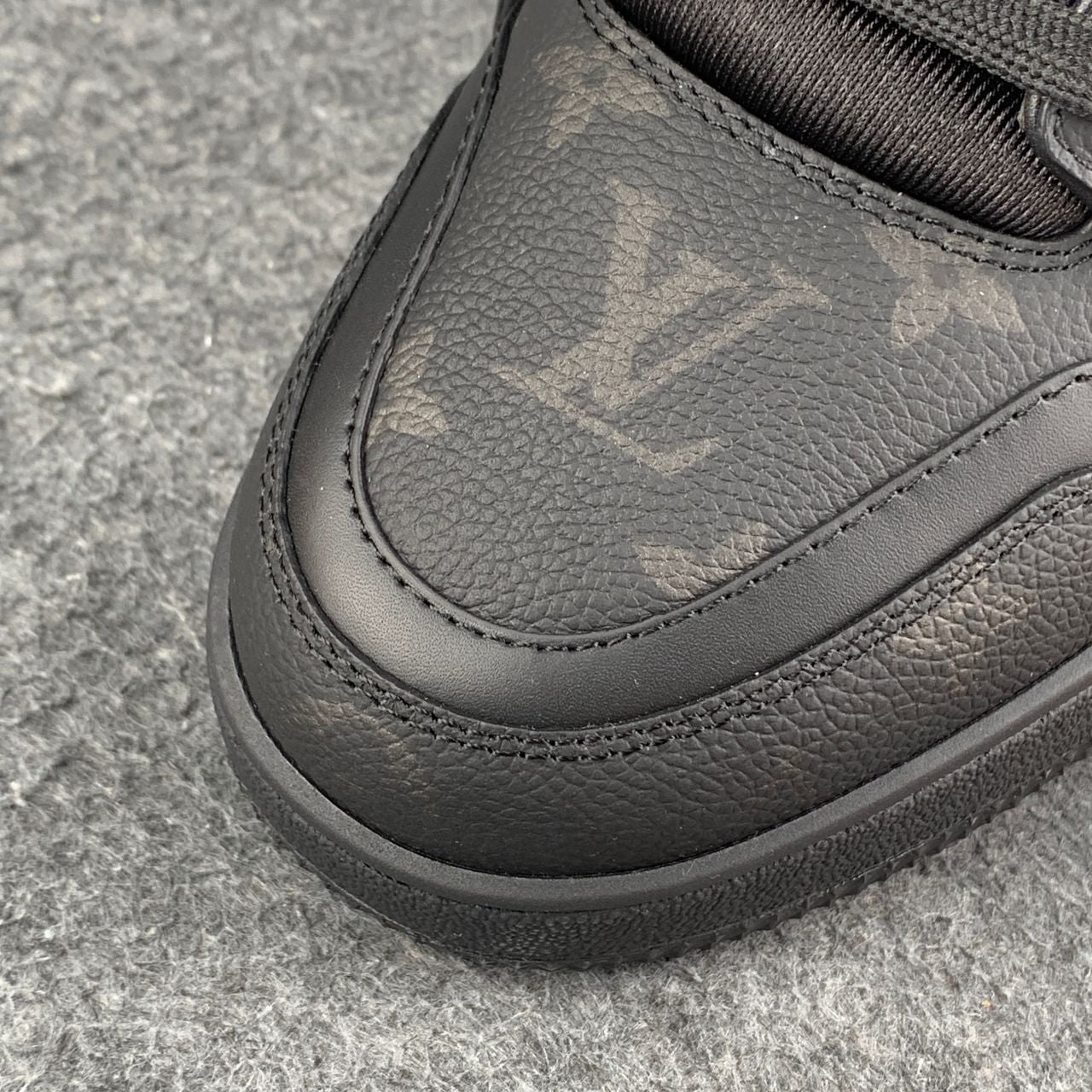 LV Trainer 'Black Monochrome'