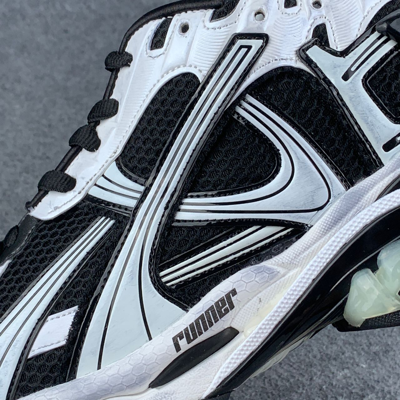 Balenciaga Runner Sneaker 'White Black White' (B-Grade Version)