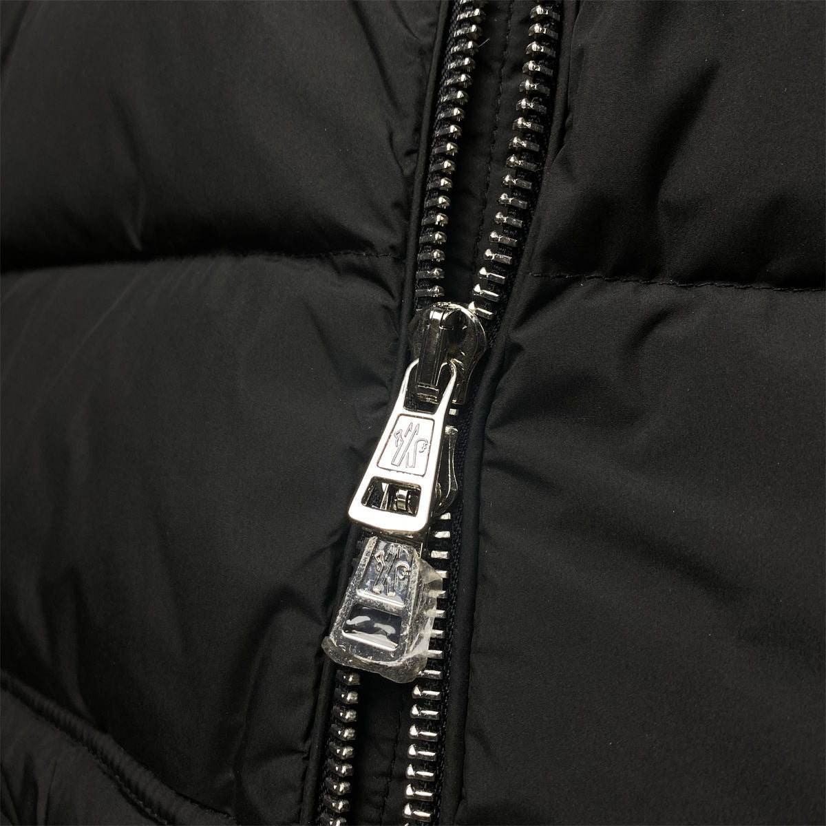 Moncler Poirier Short Down Jacket