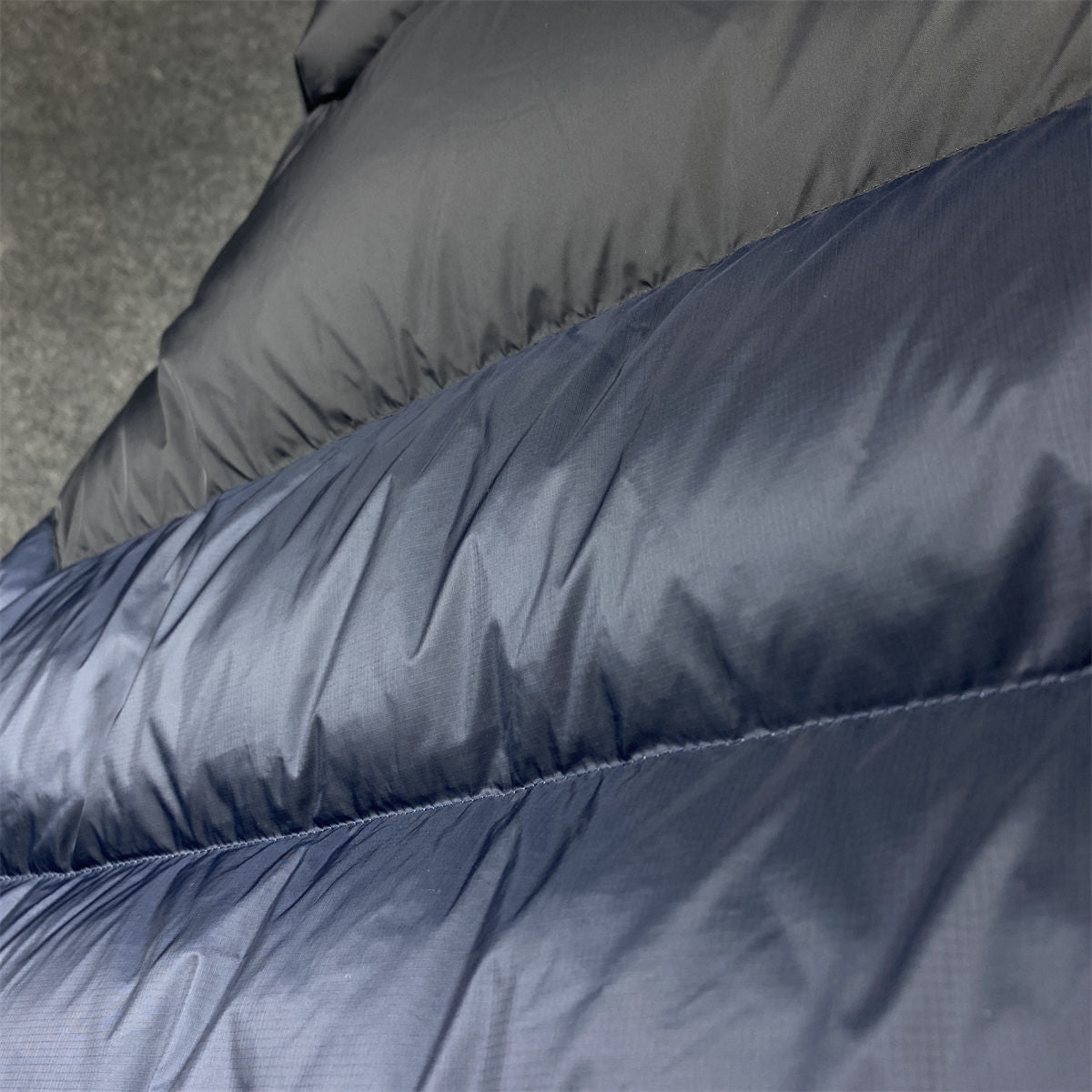 Moncler Peuplier Short Down Jacket ‘Navy’