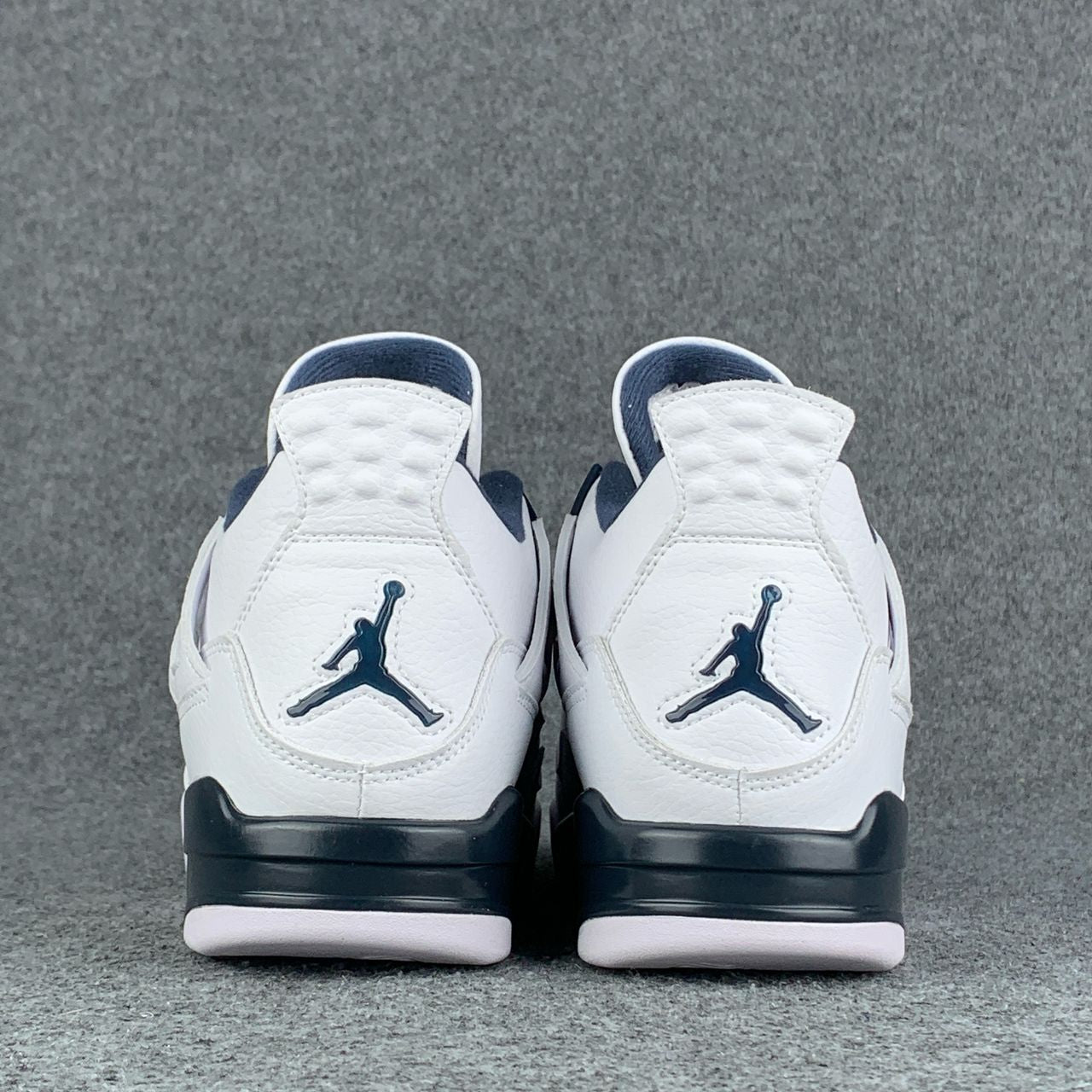 Air Jordan 4 Retro LS 'Columbia'