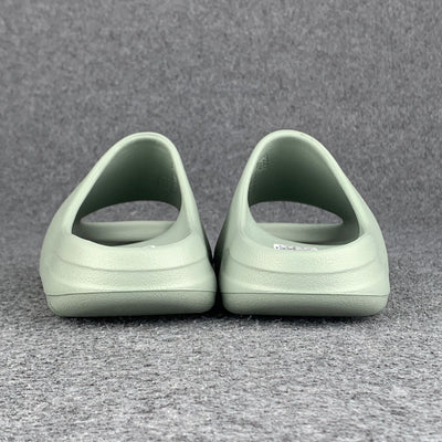 Yeezy Slides 'Salt'