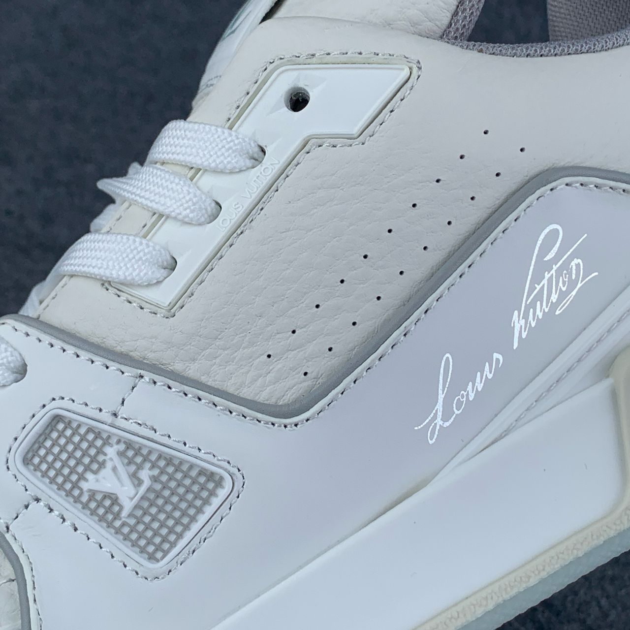 LV Trainer Low 'White'