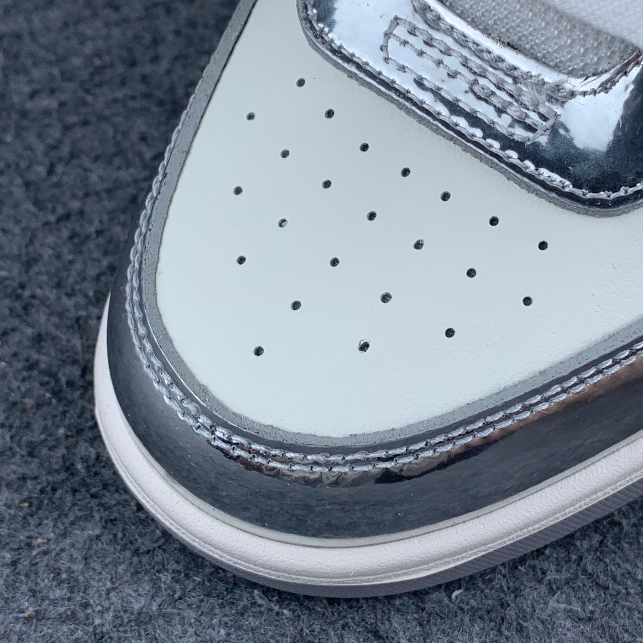 Off-White Out of Office 'Mirror Silver'