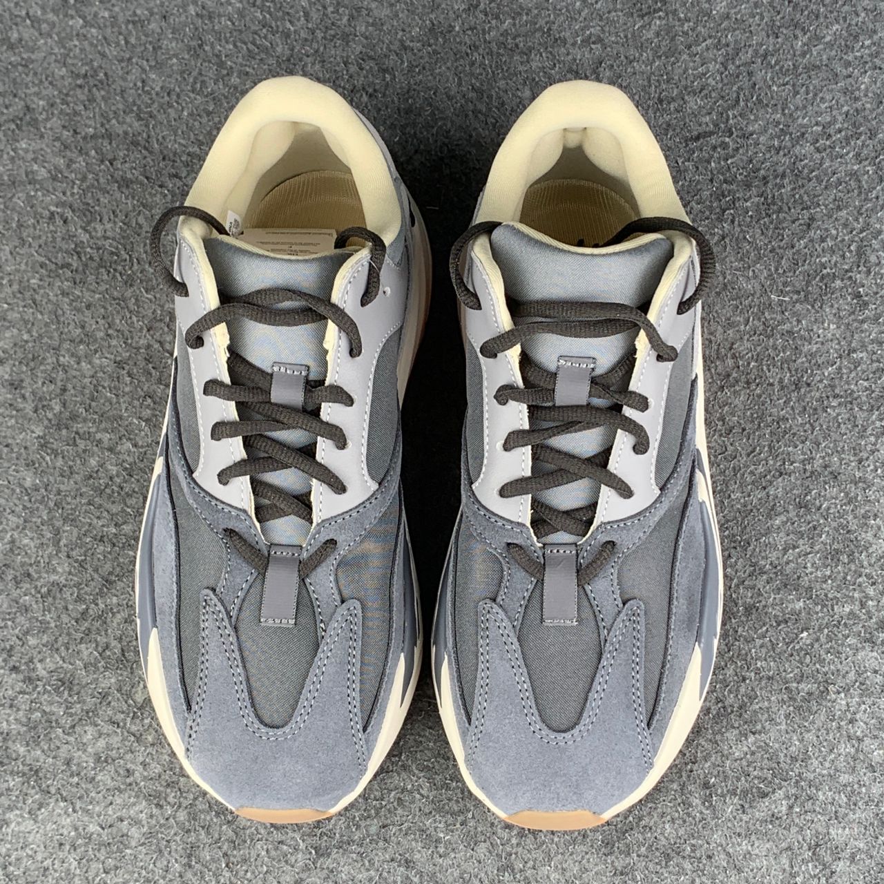 Yeezy Boost 700 'Magnet'