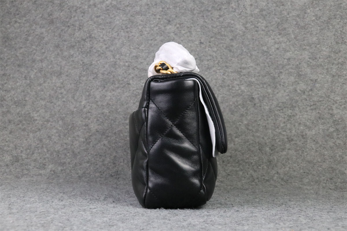 CC 19 Large Flap Handbag Black
