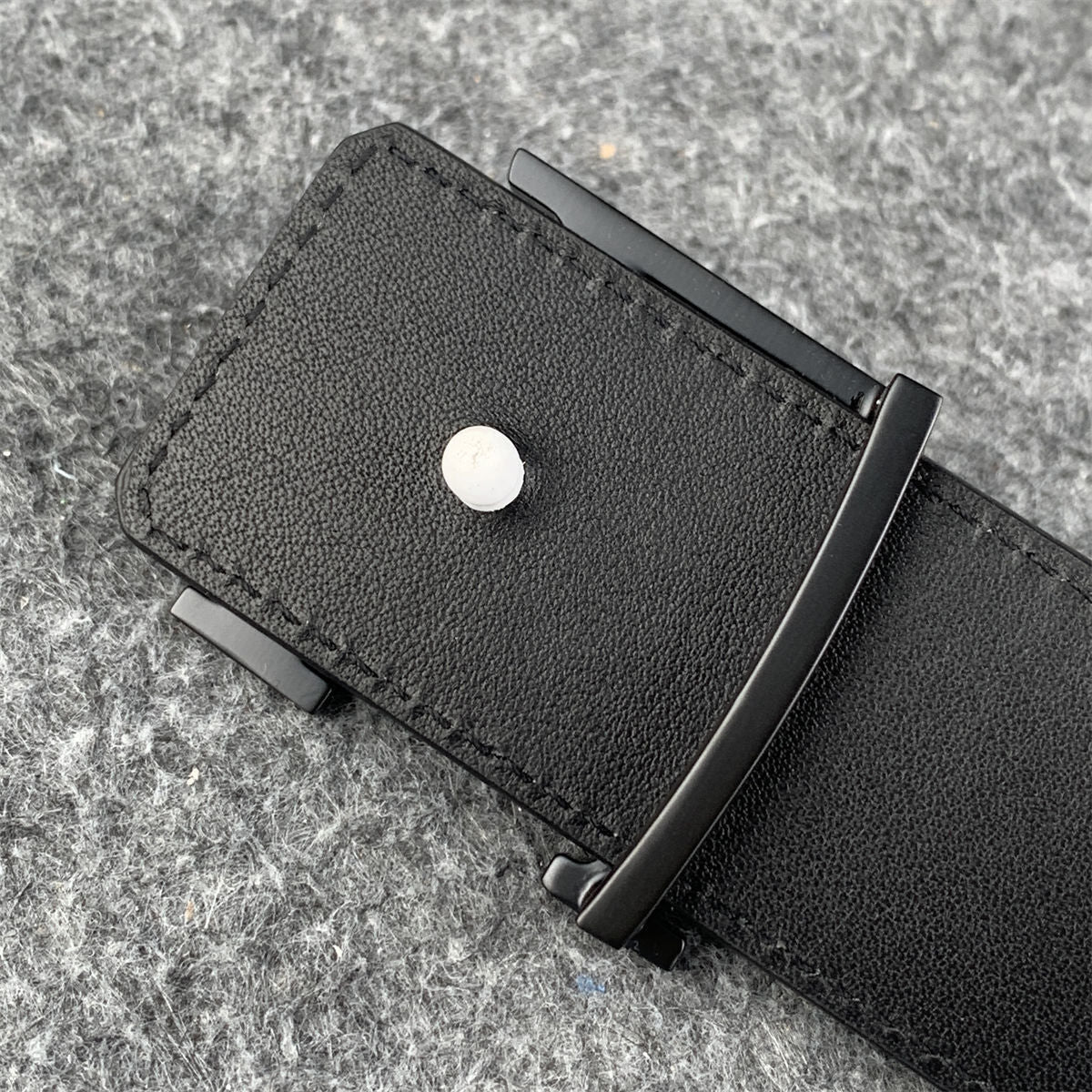 LV Initiales 40mm Reversible Belt ‘Light Grey’