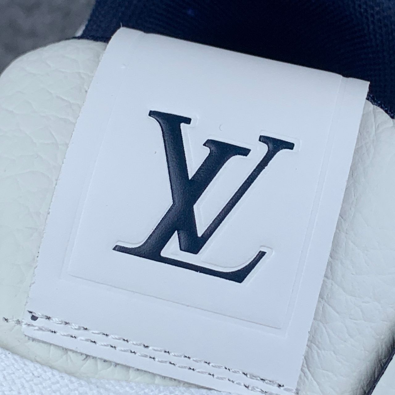 LV Trainer Low '#54 Signature 'White Marine'