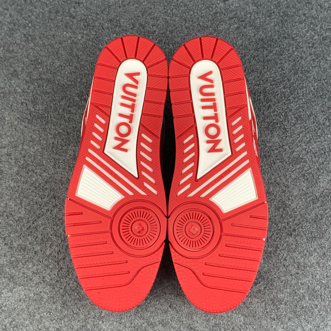 LV Trainer Low '#54 Signature 'Red White'