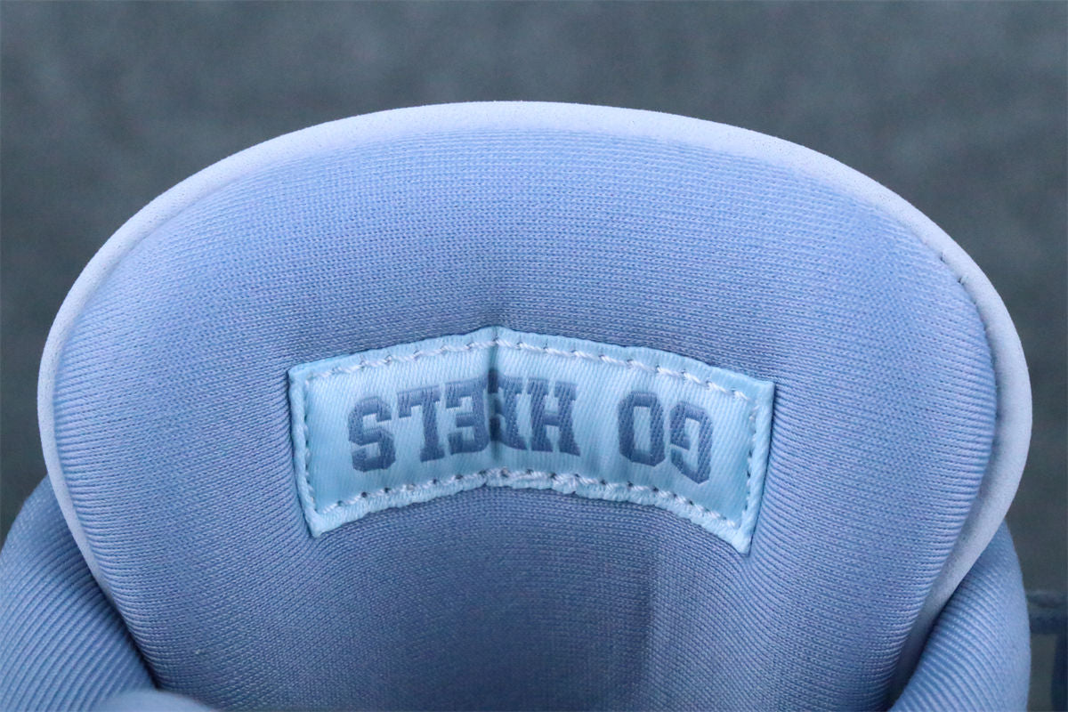 Air Jordan 4 Retro UNC Tar Heels PE (2025)