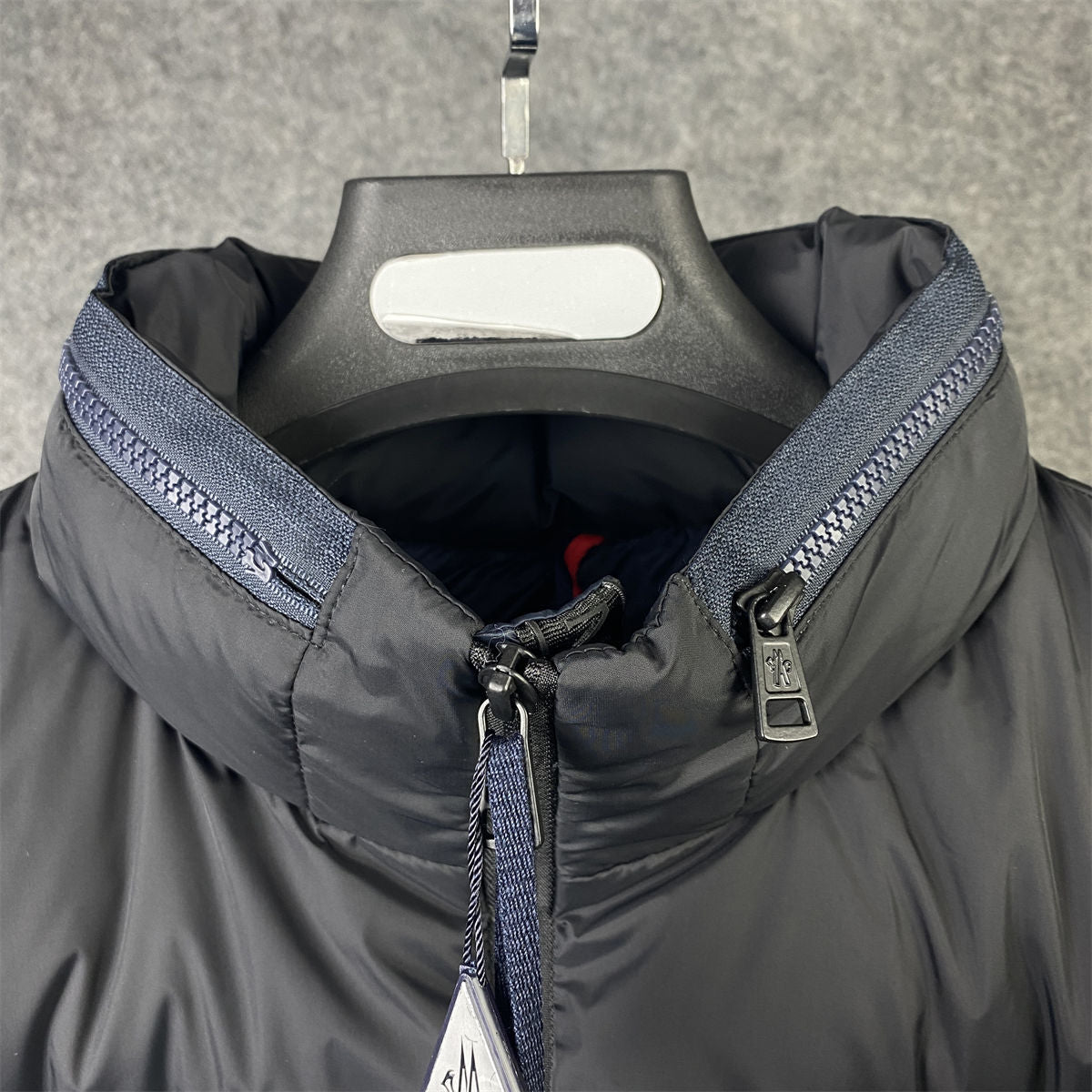 Moncler Peuplier Short Down Jacket ‘Navy’