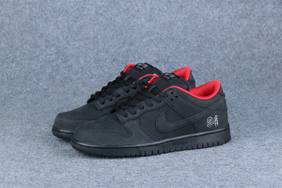 Supreme x Nike Dunk Low SB 'Black'