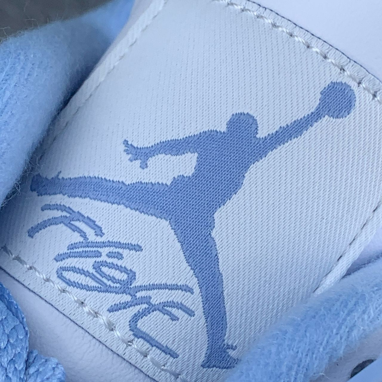 Wmns Air Jordan 4 Retro 'Forget Me Not'