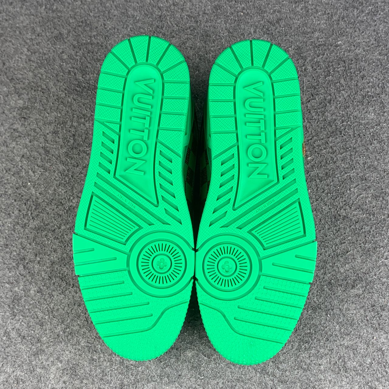 LV Trainer Damier 'Pop Green'