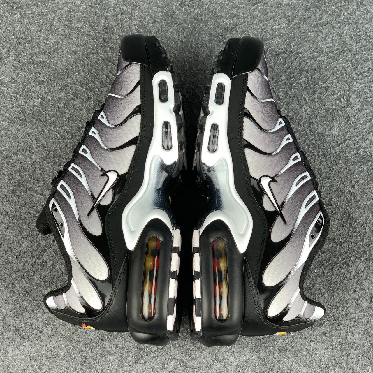 Air Max Plus 'Black Metallic Silver'