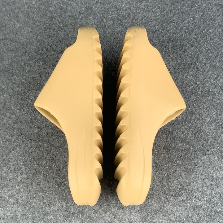 Yeezy Slides 'Desert Sand' – Prsnlplg