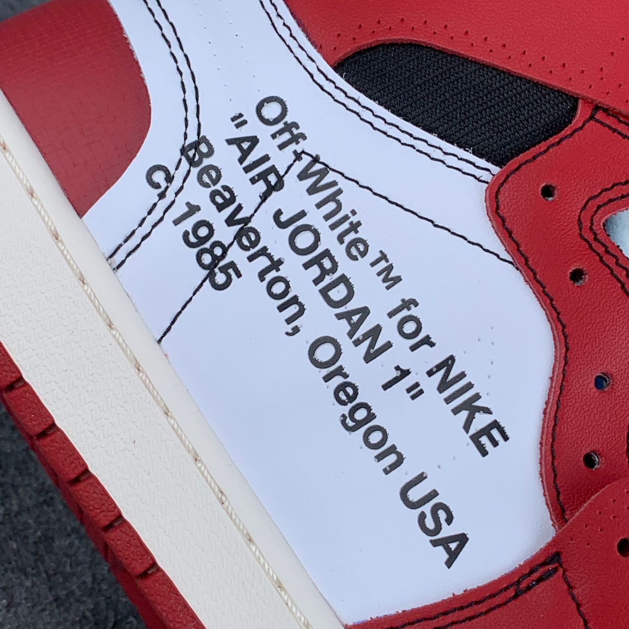 Off-White x Air Jordan 1 Retro High OG 'Chicago'