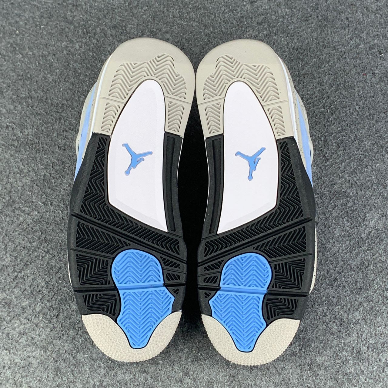 Air Jordan 4 Retro University Blue