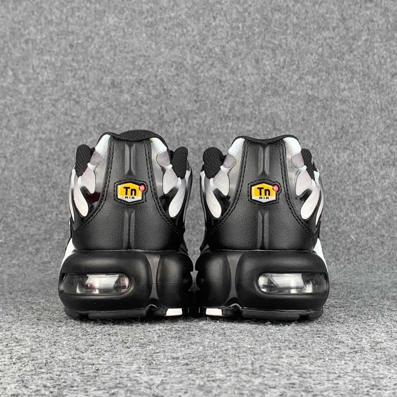 Air Max Plus 'Black Metallic Silver'