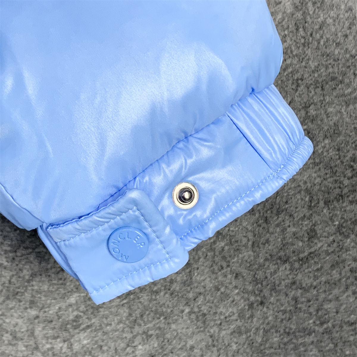 MONCLER NEUES LACKET HELLBLAU 21FW