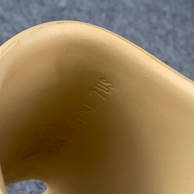 Yeezy Slides 'Desert Sand'