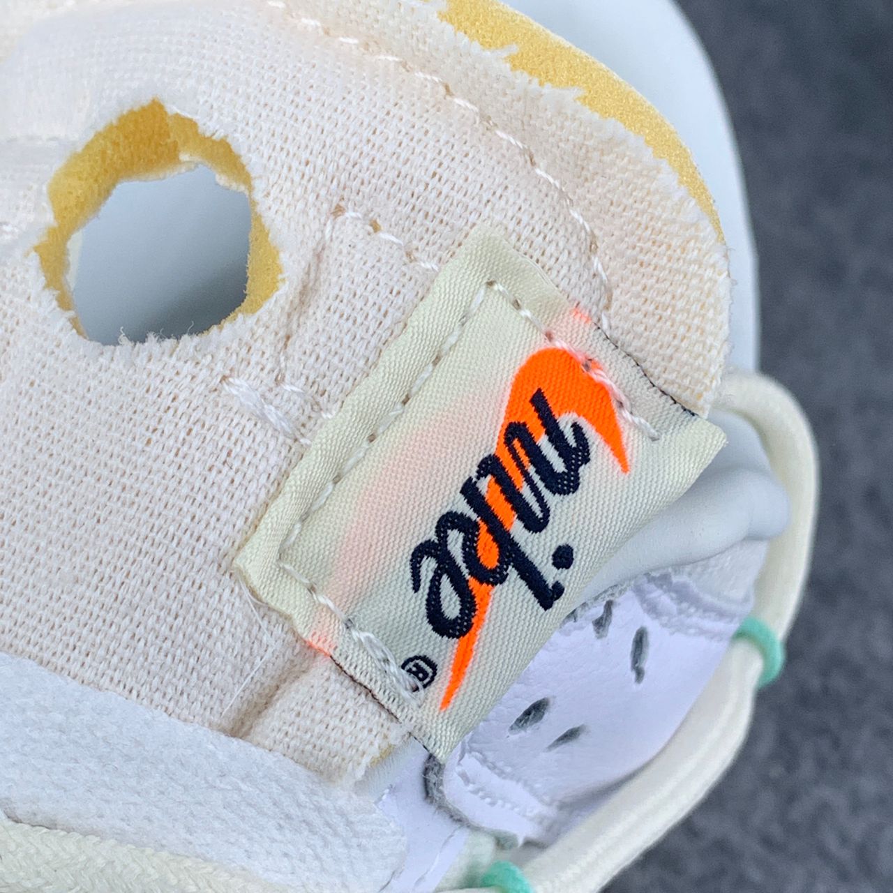 Off-White x Nike Dunk Low 'Lot 01 of 50'