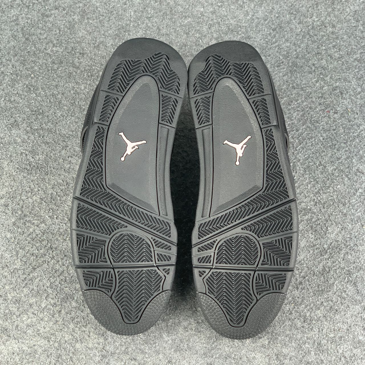Jordan 4 Retro schwarze Katze (2020)