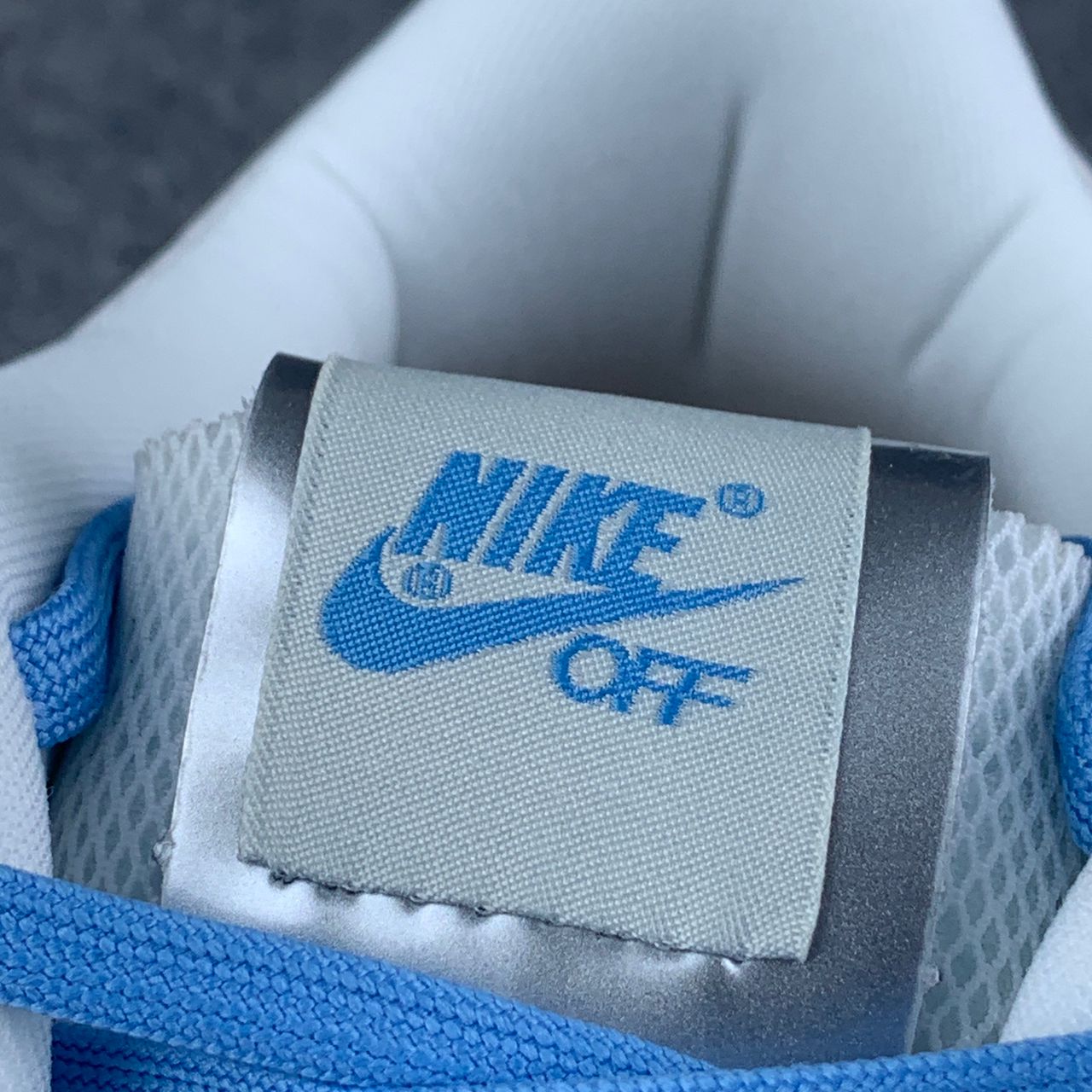 Off-White x Air Rubber Dunk 'University Blue'
