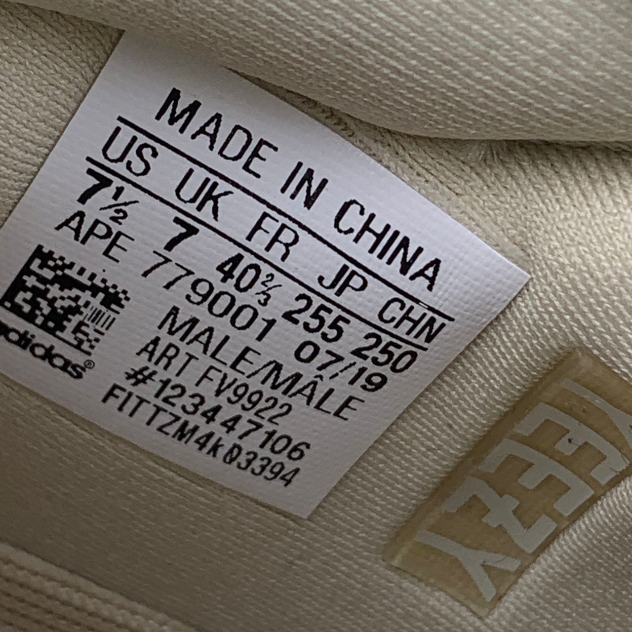 Yeezy Boost 700 'Magnet'