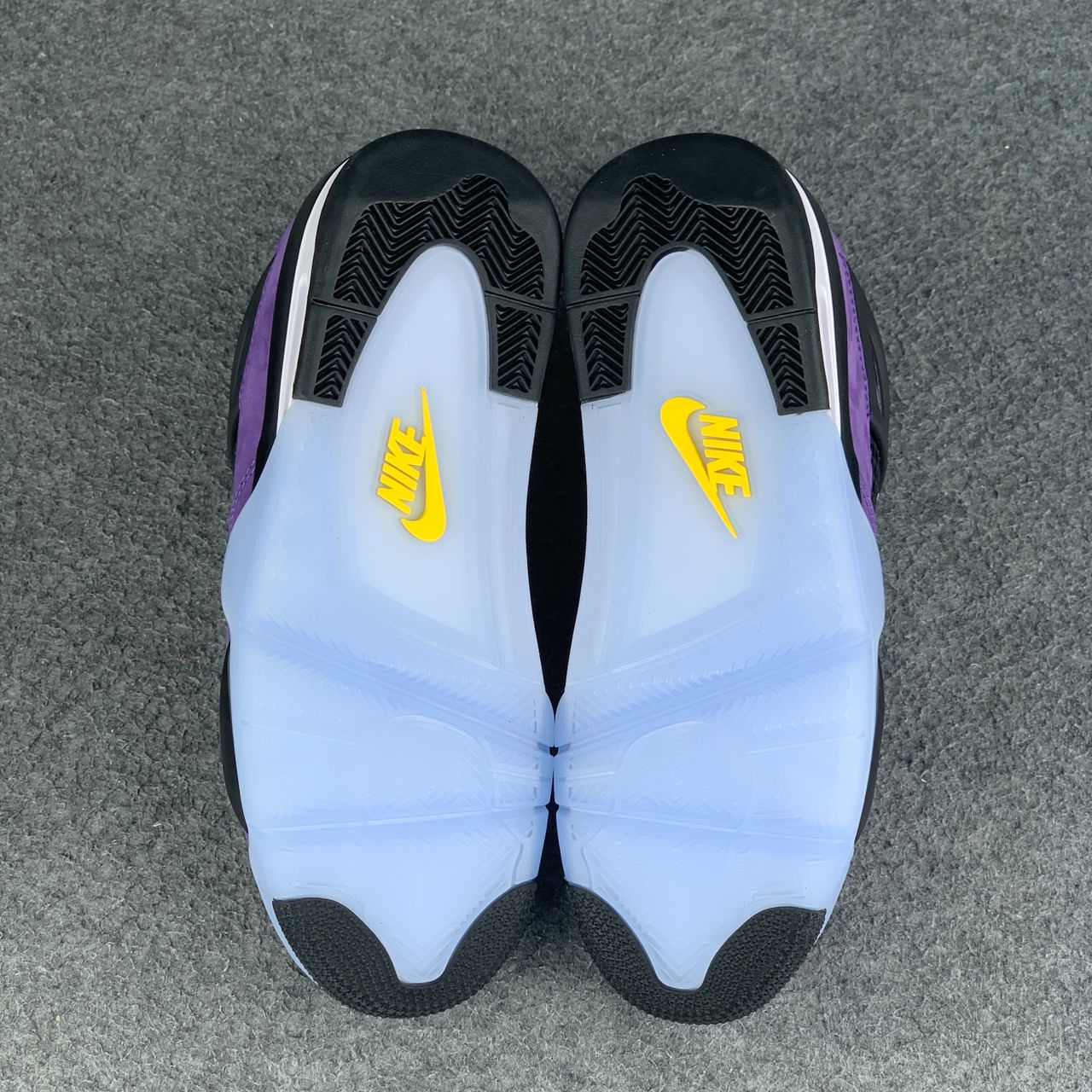 (Early Look) Air Jordan 4 Retro ‘Lakers’