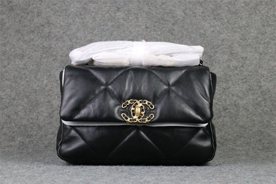 CC 19 Large Flap Handbag Black