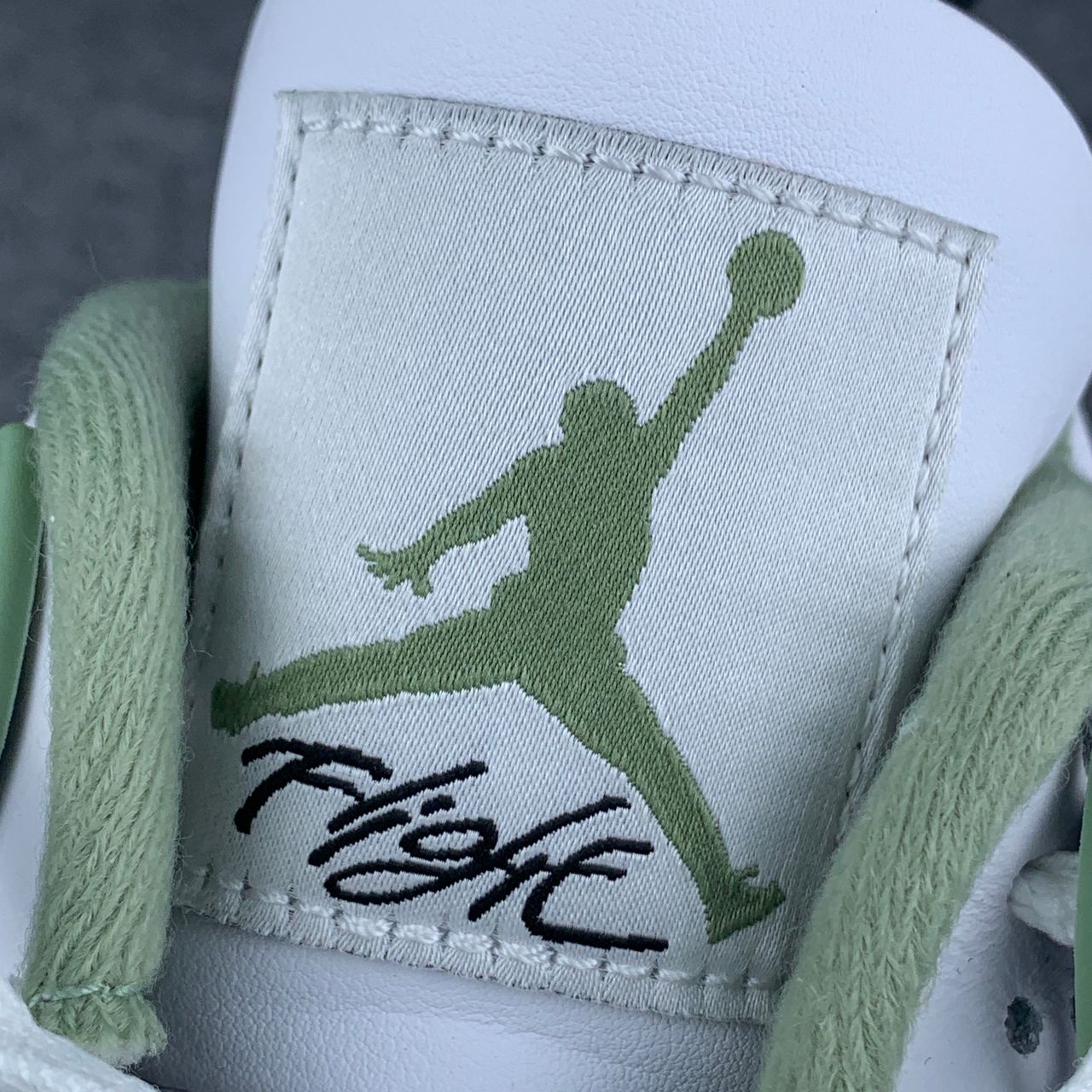 Wmns Air Jordan 4 Retro 'Seafoam'