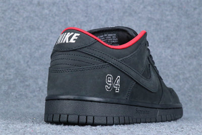 Supreme x Nike Dunk Low SB 'Black'