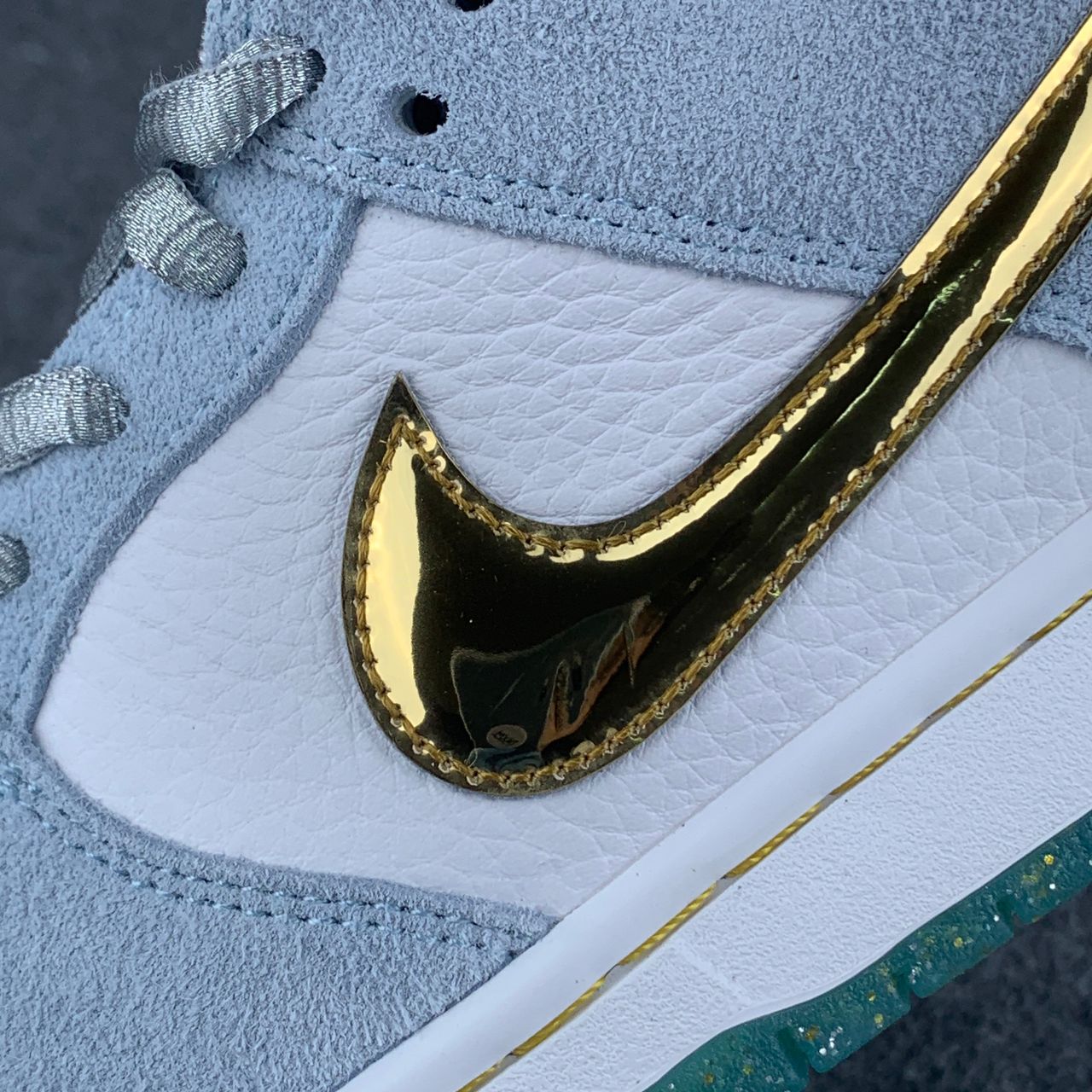 Sean Cliver x Dunk Low SB 'Spécial Vacances'