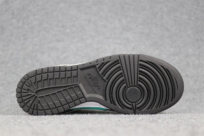 Diamond Supply Co. x Dunk Low Pro SB 'Tiffany'