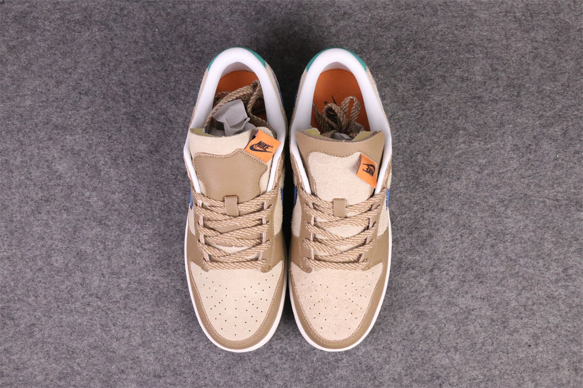 size? x Dunk Low 'Dark Driftwood'