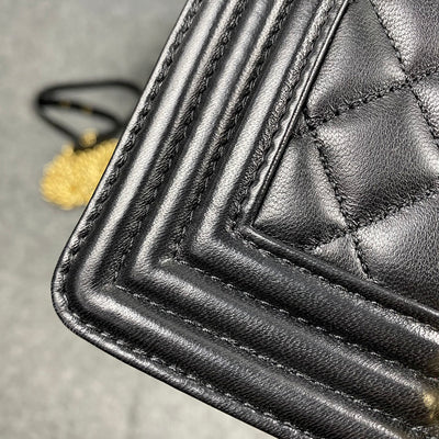 CC Boy Flap
Diamond Quilted Small Bag Black
