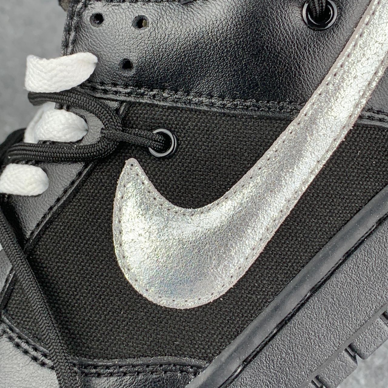 Gebroken wit x Dunk Low 'Lot 50 van 50' 