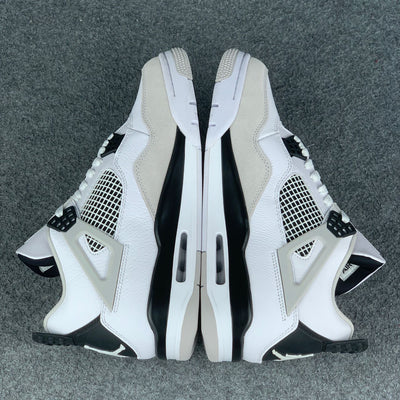 Air Jordan 4 Retro 'Militair Zwart' 
