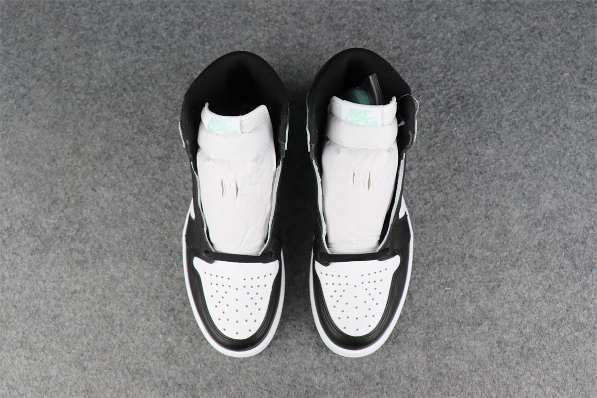 Air Jordan 1 Retro High OG NRG 'Igloo'