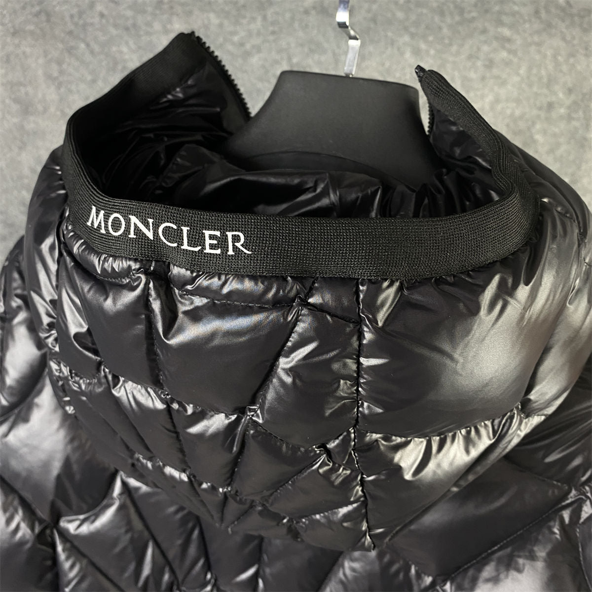 MONCLER X SPIDERMAN VIOLAR DOWN JACKE