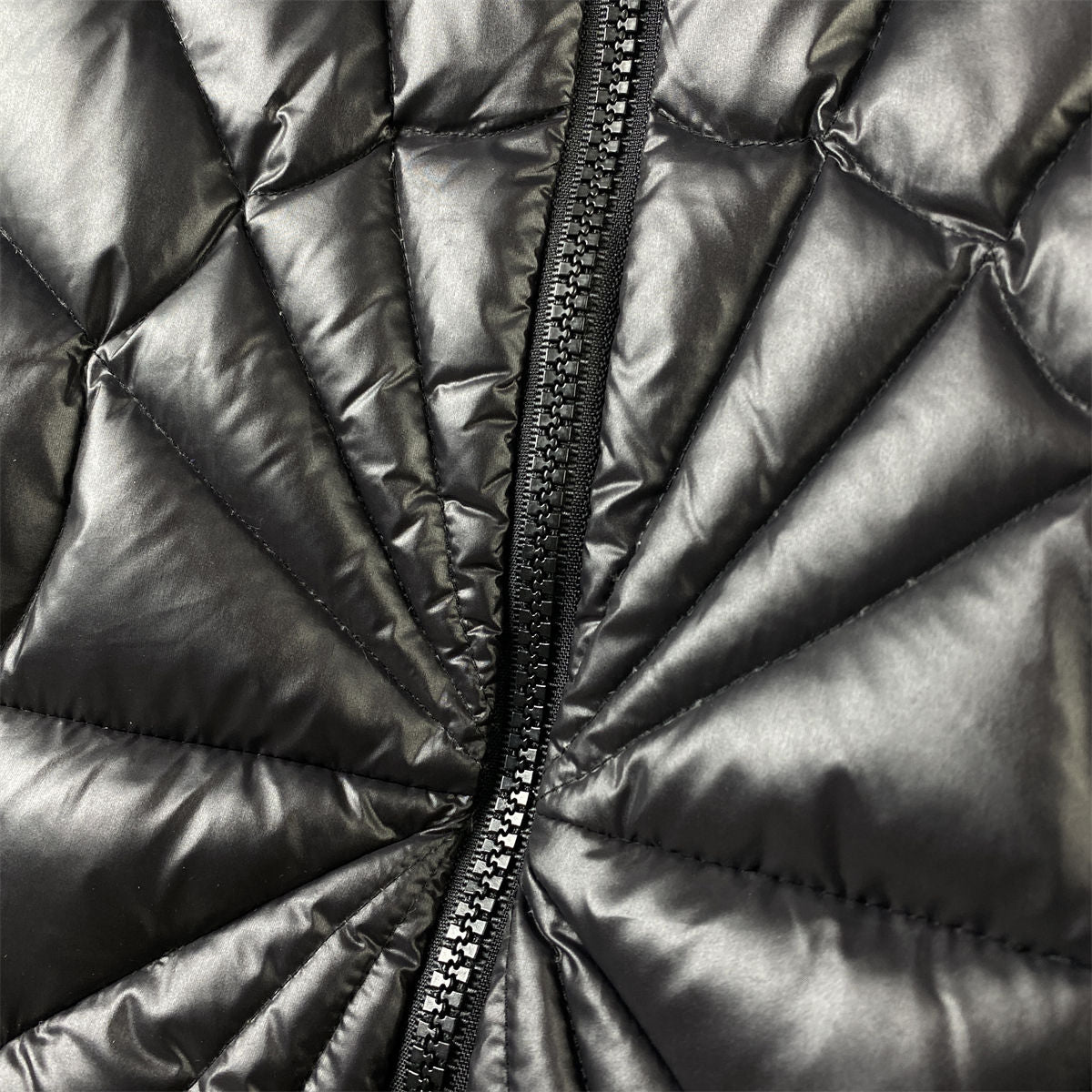 MONCLER X SPIDERMAN VIOLAR DOWN JACKE