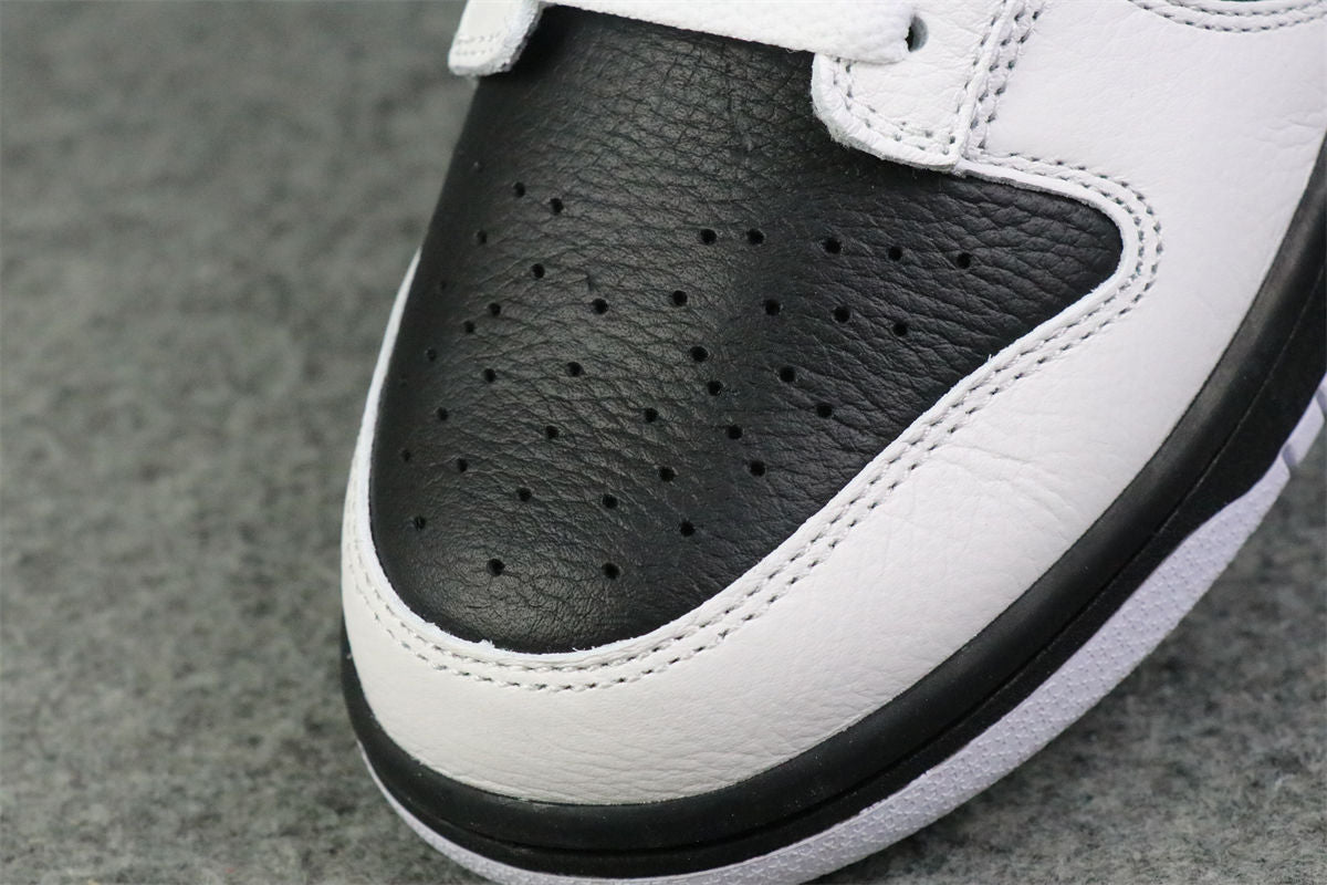 Dunk Low 'Reverse Panda'
