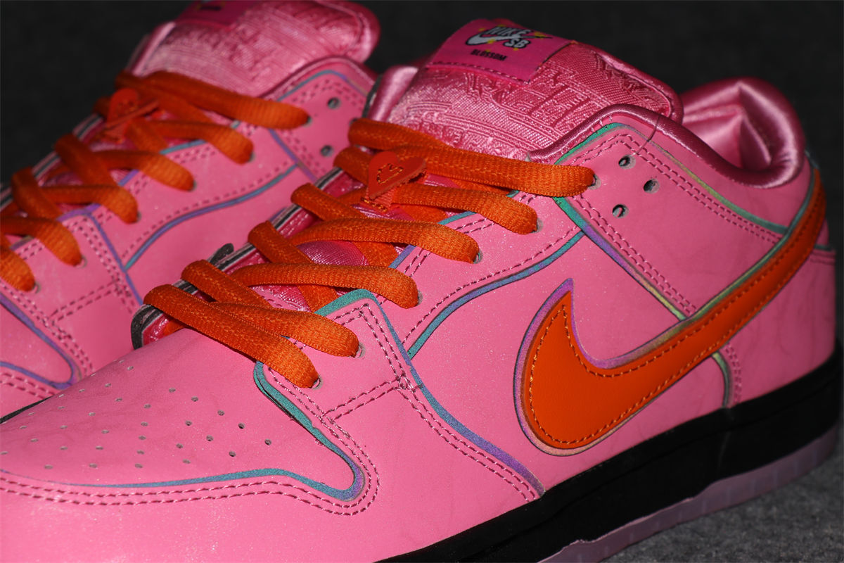 The Powerpuff Girls x Dunk Low Pro SB QS 'Blossom'