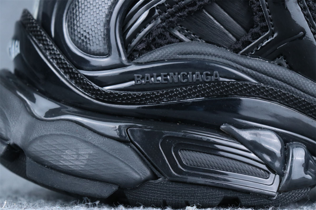 Wmns Runner Sneaker 'Black'